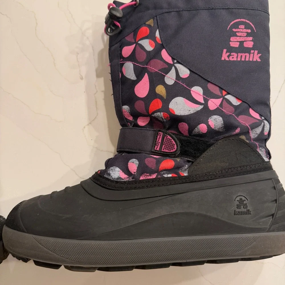 Kamik Girls Black Pink Floral‎ Waterproof Insulated Winter Snow Boots Size 7